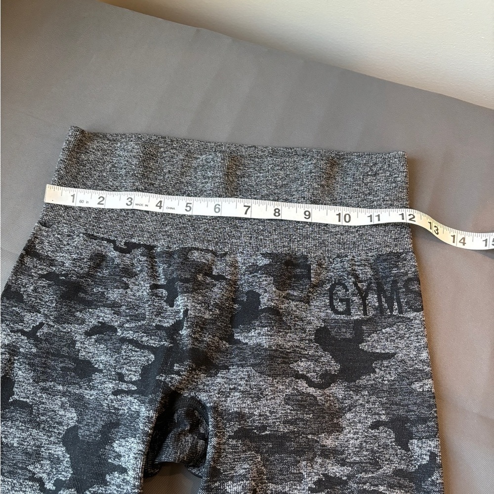 Gymshark Camo seamless Leggings small EUC - Picture 5 of 6